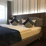 Lobinger Weisses Ross & Restaurant Ξενοδοχείο 4*
