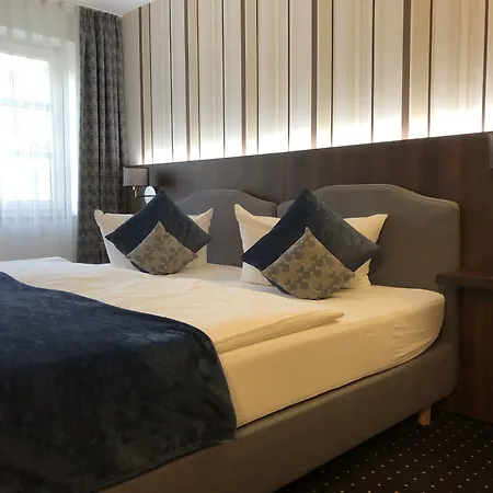 Lobinger Weisses Ross Hotel 4*