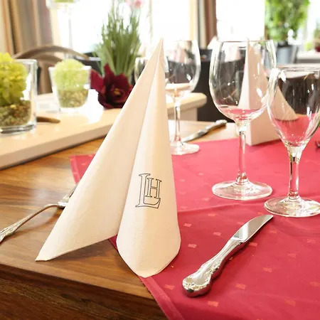 Hotel Lobinger Weisses Ross & Restaurant 4*