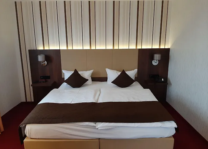 Lobinger Weisses Ross Hotel 4*